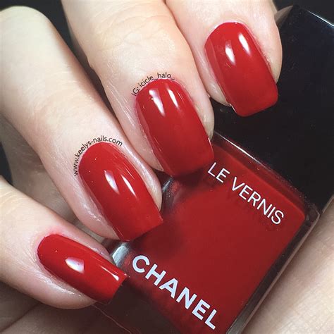 chanel ongle|Chanel nail polish.